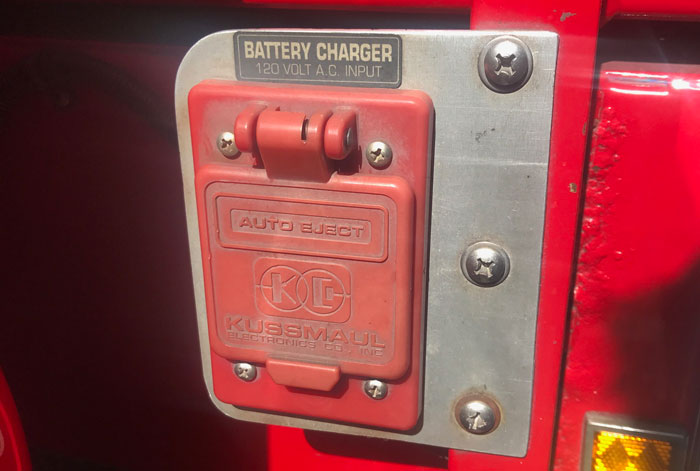 2002 Ford F-550 Brush/Rescue Truck - Battery Charger