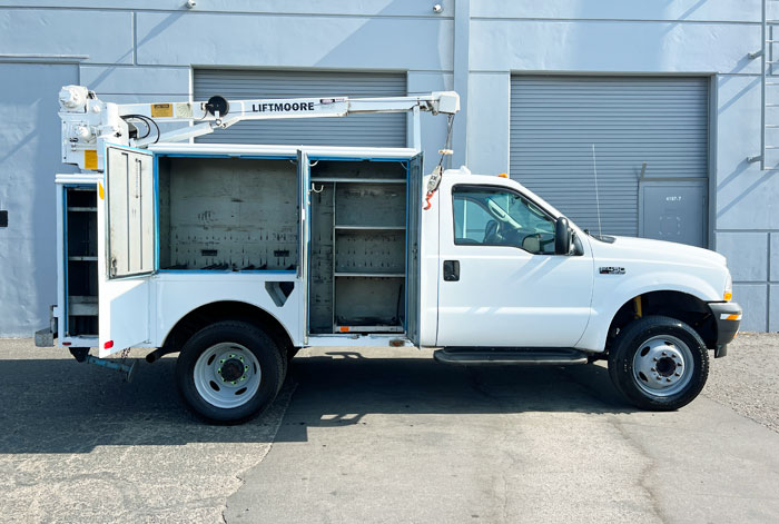 2004 Ford F-450 Mechanic's Truck w/ Only 60K & Liftmore Crane - Boxes - Passenger