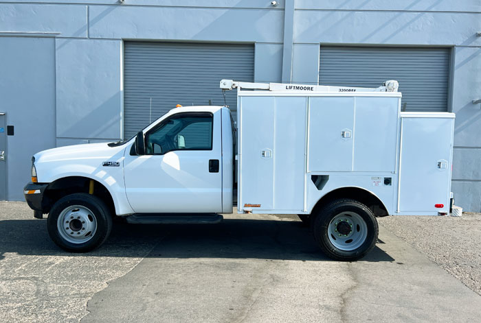 2004 Ford F-450 Mechanic's Truck w/ Only 60K & Liftmore Crane - Driver