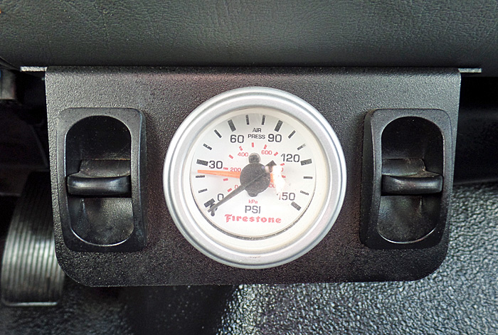 2005 Ford F-350 XL 9' Stakebed w/ Only 15K - Rear Air Bag Controller