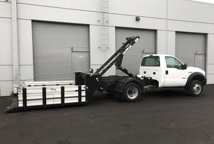 2006 Ford F-450 4WD 6.0 Diesel - Unloading Stakebed