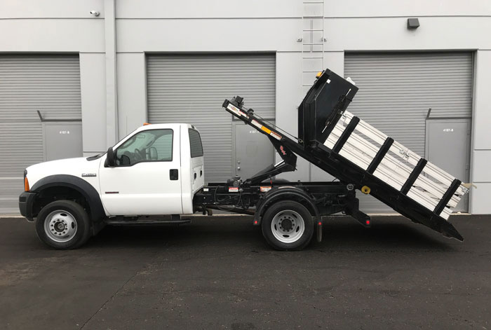 2006 Ford F-450 4WD 6.0 Diesel - Unloading Stakebed 1