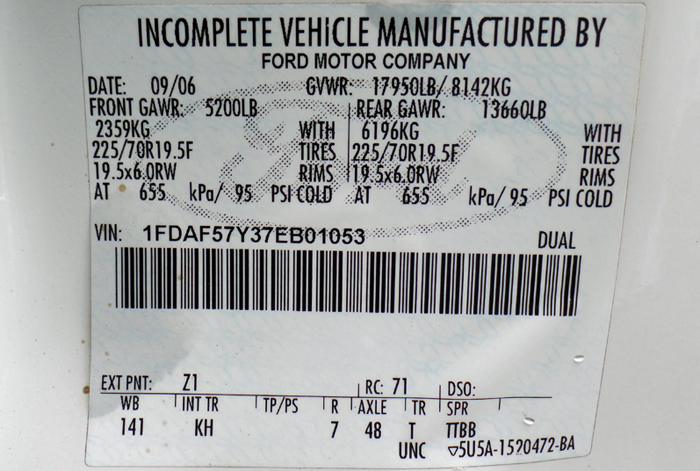 2007 Ford F-550 4 x 4 Cab & Chassis w/ 104 Federal Label