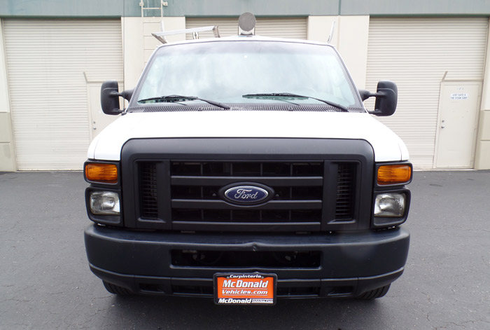 2008 Ford E-350 Cargo w/ 108K - Front View