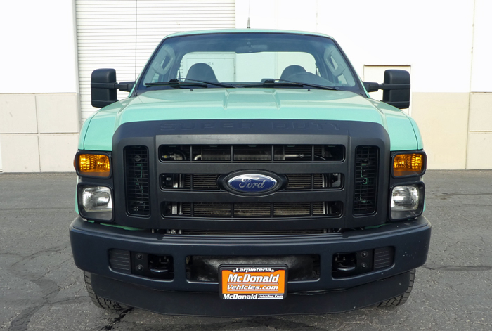 2008 Ford F-350 Super Duty XL 4 x 4 Utility - Front View 