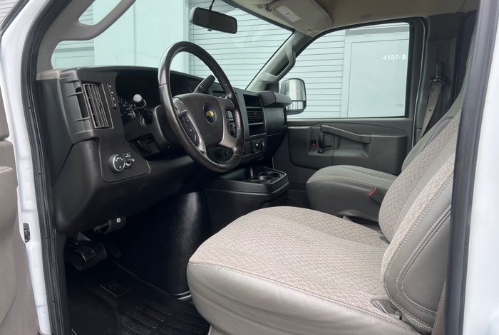 2017 Chev Express  LS 2500 8 Passenger - Inside Driver