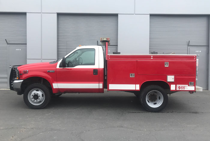 2003 Ford F-550 XL 4 x 4 - Driver Side