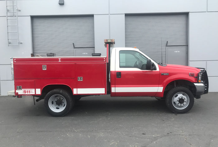 2003 Ford F-550 XL 4 x 4 - Passenger Side