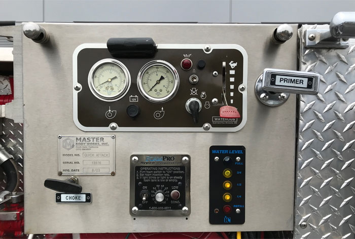 2003 Ford F-550 XL 4 x 4 - Waterous System