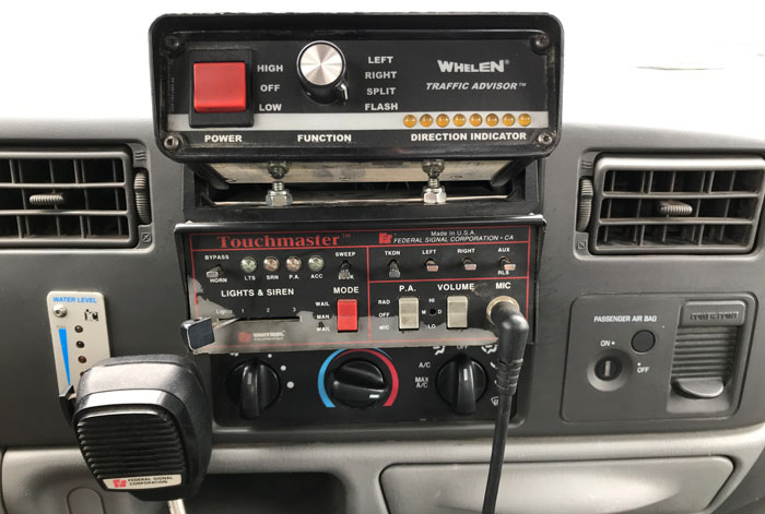 2003 Ford F-550 XL 4 x 4 - Whelen Traffic Advisor