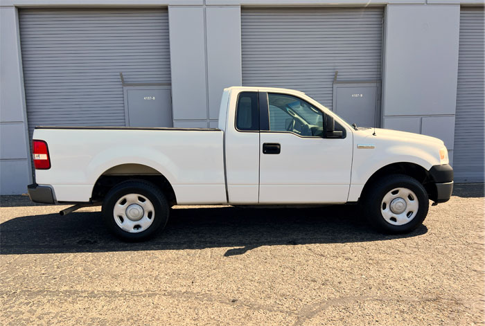 2005 Ford F-150 - Passenger Side
