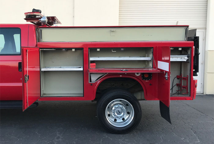 2007 Ford F-450 XLTL 4 x 4 Crew Cab Utility - Box - Driver Side