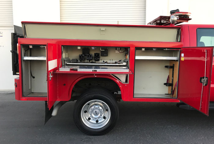 2007 Ford F-450 XLTL 4 x 4 Crew Cab Utility - Box - Passenger Side