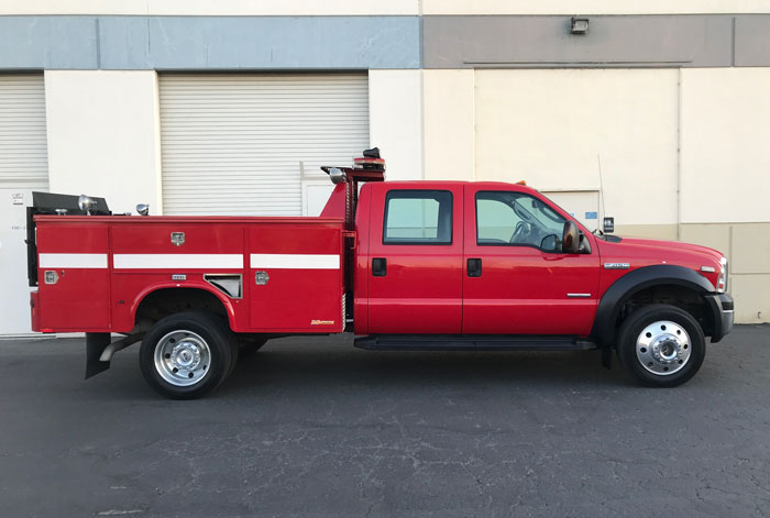 2007 Ford F-450 XLTL 4 x 4 Crew Cab Utility - Passenger Side