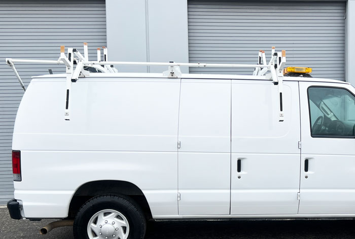 2008 Ford E-250 Cargo Van w/ 40K -   Drop Down Ladder Rack Passenger Side 