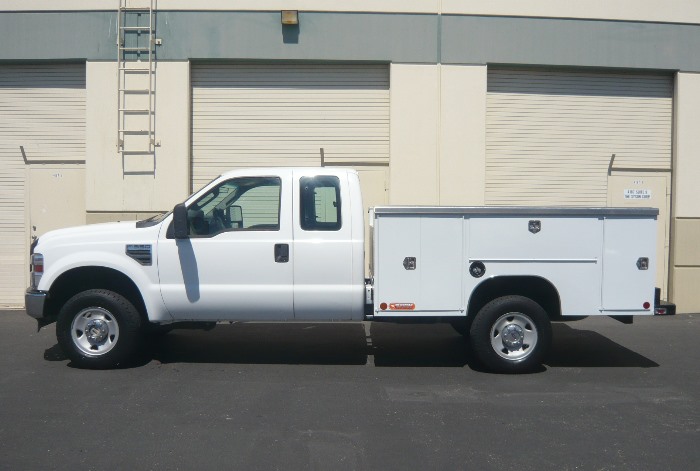 2008 Ford F-350 XL Super Duty Super Cab 4 x 4 Utility  & 83K - Driver Side