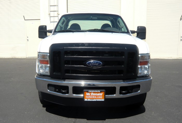 2008 Ford F-350 XL Super Duty Super Cab 4 x 4 Utility  & 83K - Front