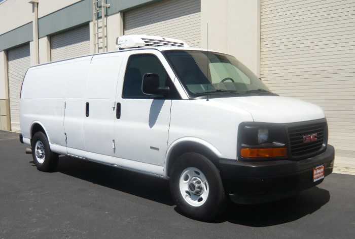 2008 GMC G3500 Extended Refrigerated Diesel Cargo Van w/ 123K #153216