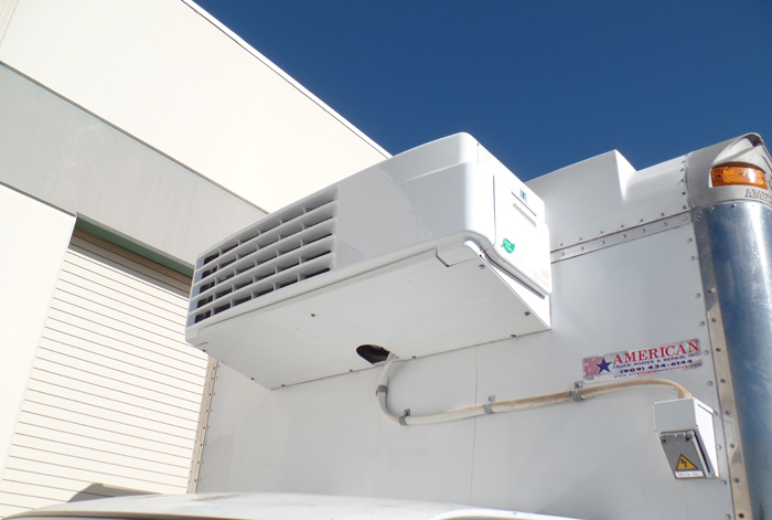 2011 Chev G4500 14’ Refrigerated Van w/ Only 27K, Electric Standby & Railgate - Thermo King V-520 Unit  