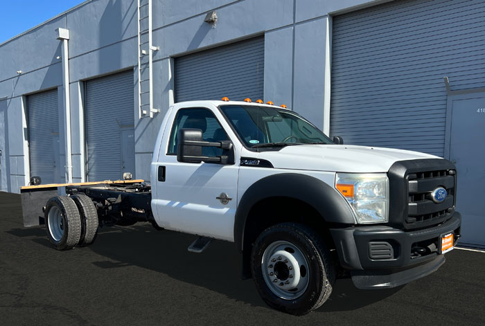 2012 Ford F-550 Super Duty XL 4 x 4 Cab & Chassis w/ 140K 