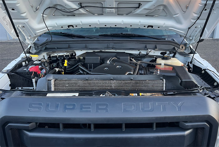 2013 Ford F-250 Utility Truck - Engine Compartment