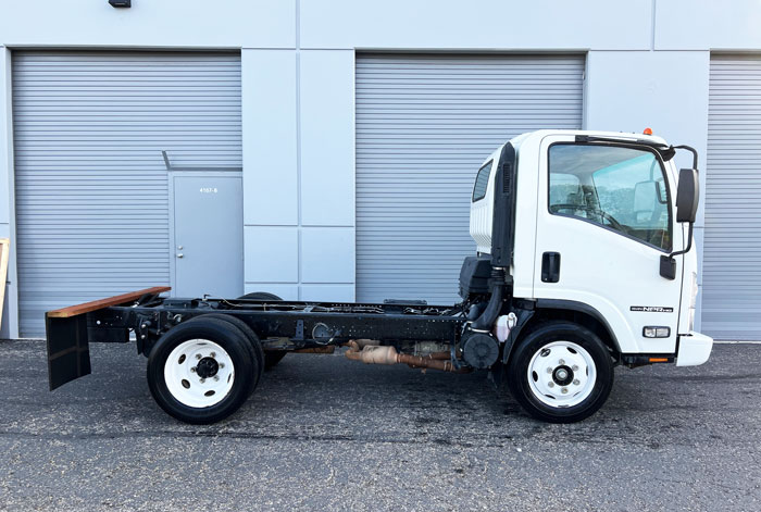 2018 Isuzu NPR HD Cab & Chassis- Passenger Side