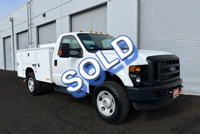 2009 Ford F-350 4WD Utility w/ Only 40K  